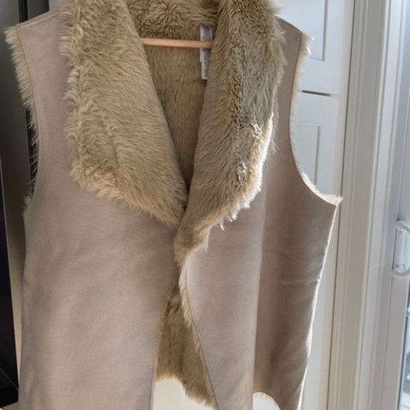 LOFT Plus Faux Elk Fur and Faux Suede Vest - Picture 2 of 3